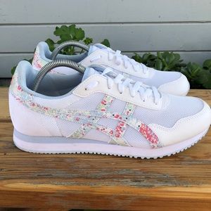 ASICS Womens Tiger Runner Sneakers size 10.5 1202A454 White Papaya Sportstyle